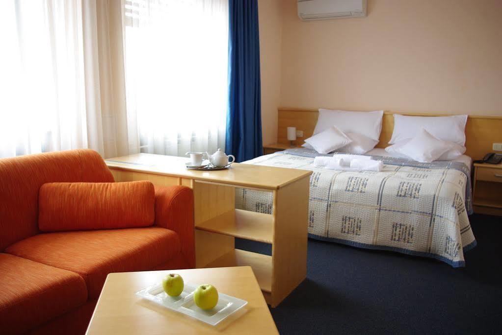 B&B Hotel Maribor Orel Exterior photo